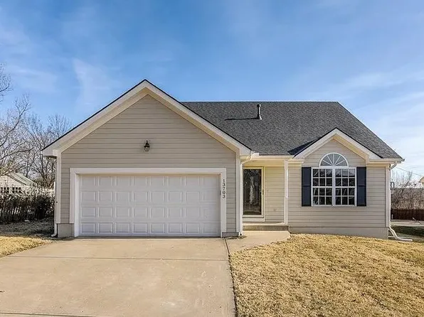 13703 Bennington Ave, Grandview, MO 64030