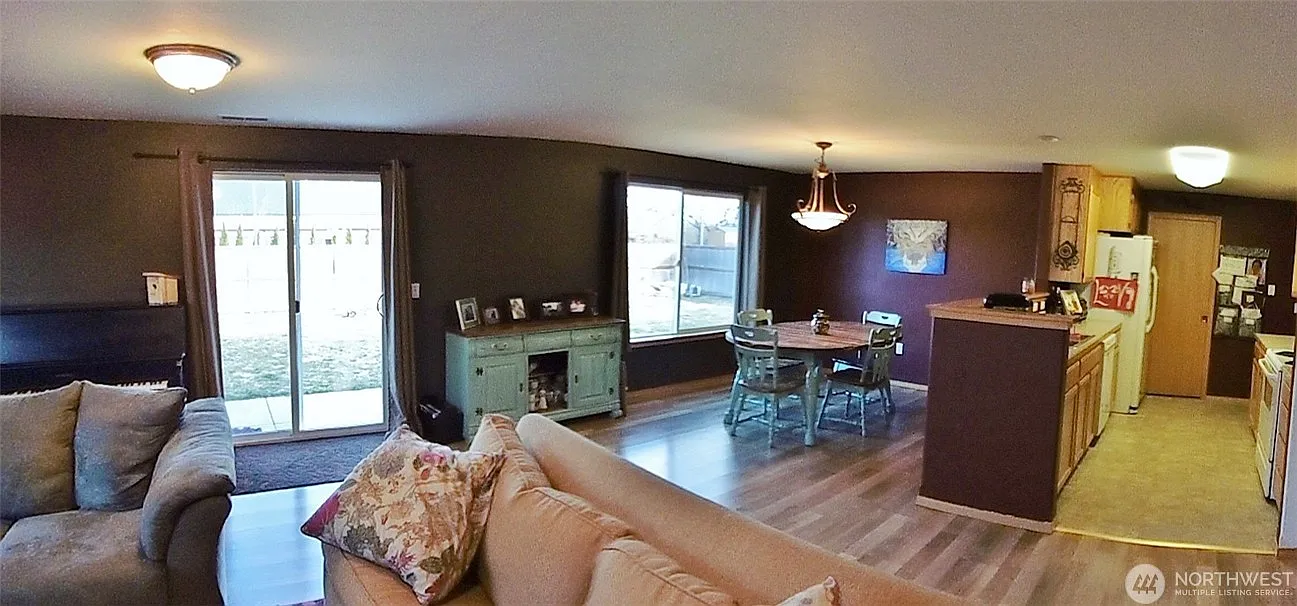 4 bed, 1600 sqft, $2,150 — Photo 3
