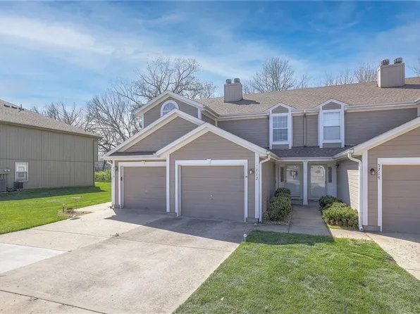 5712 NW Sunrise Meadow Cir, Lees Summit, MO 64064