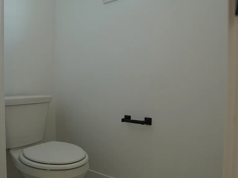 331 N Liberty Ave — Photo 18