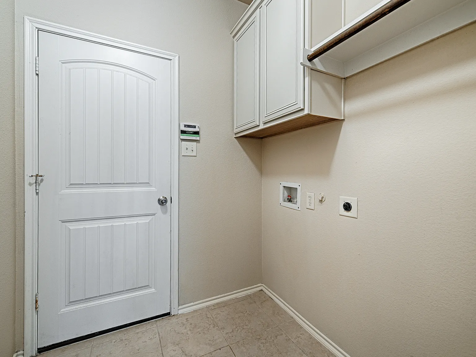3 bed, 1672 sqft, $2,000 — Photo 4