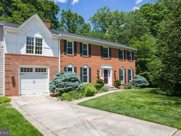 14206 Castaway Dr, Rockville, MD 20853