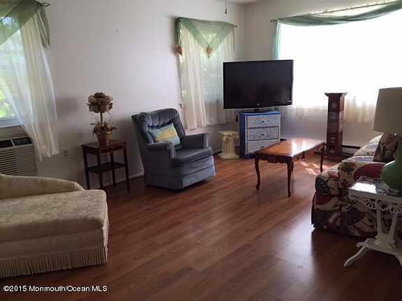 3rd image of 69 Hudson Parkway #B