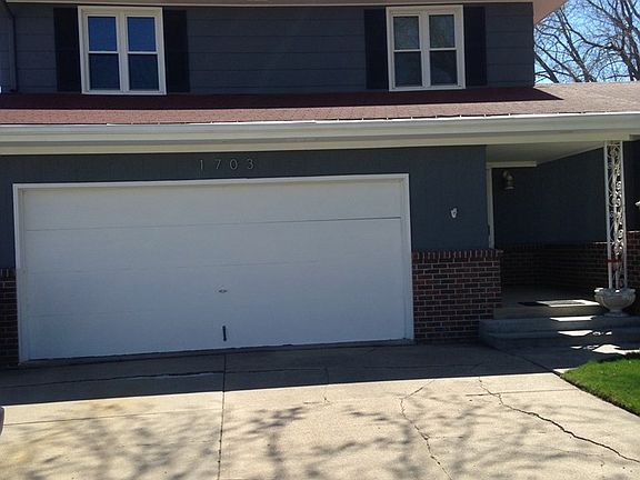 2nd image of 1703 Doreen St