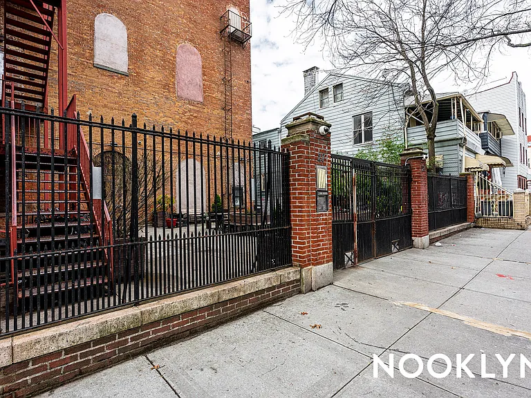 27 Arion Pl #314 — Photo 12