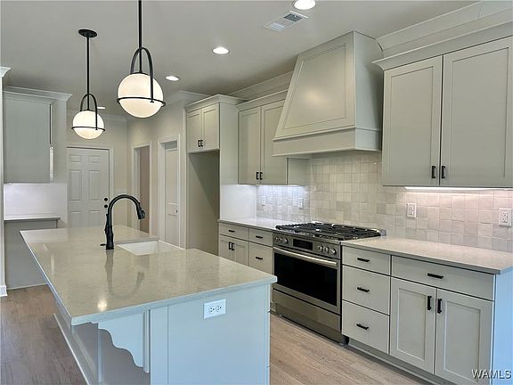 4th image of 13937 Glen Park Ave