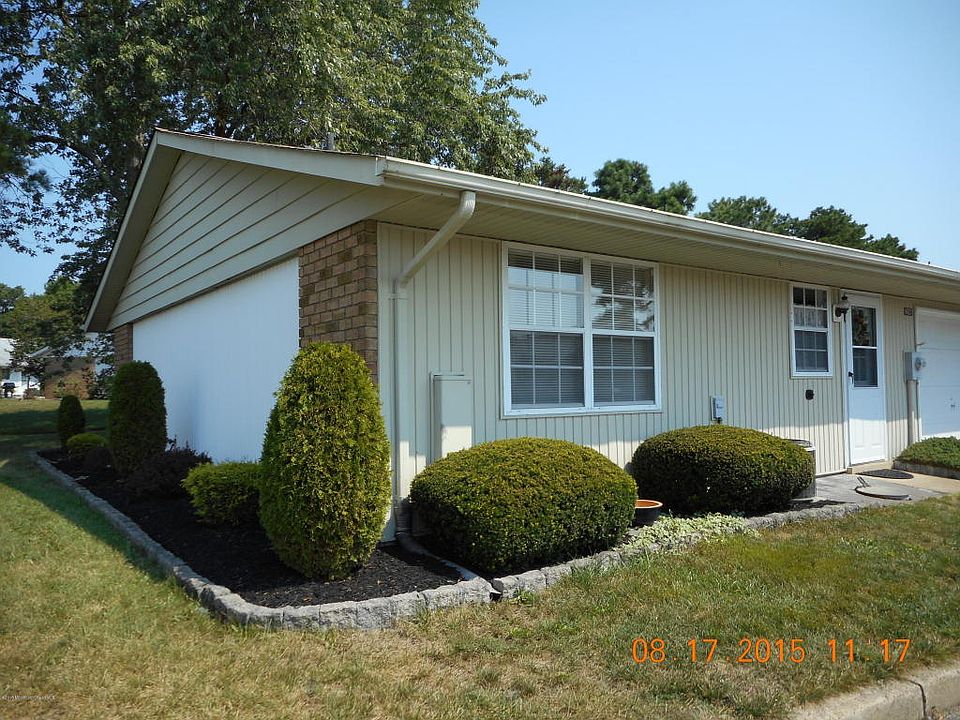1st image of 16D Edinburgh Ln #D