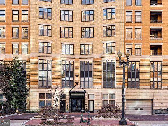 2nd image of 400 Massachusetts Ave NW APT 215