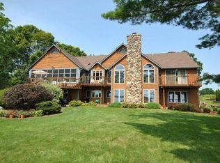 2132 Colladay Point Dr, Stoughton, WI 53589