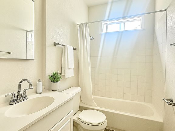 4th image of 5615 Fernwood Ave APT 8