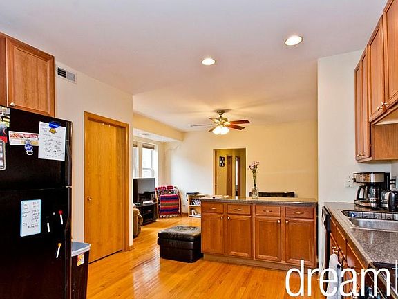3rd image of 2243 W Belmont Ave APT 3F