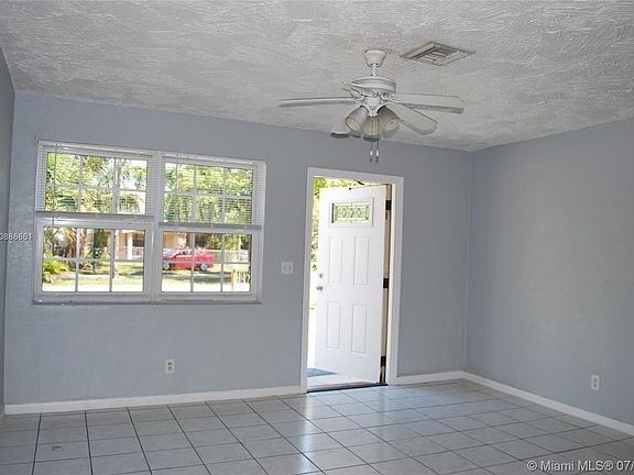 5th image of 5606 Farragut St Unit 1