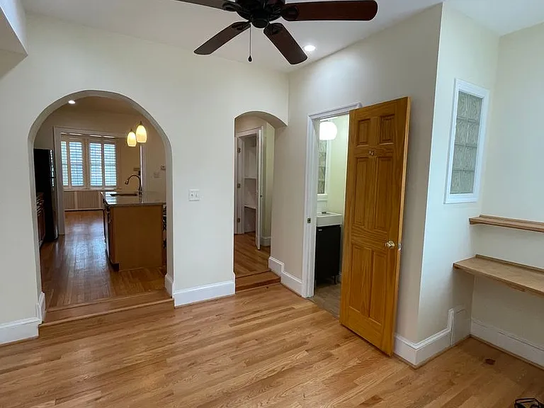 539 24th St NE — Photo 21