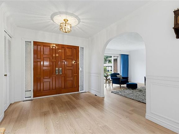 4th image of 87 Regent Ave