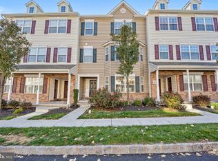 3089 Goshen Dr, Pennsburg, PA 18073