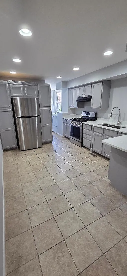 2 bed, 1200 sqft, $1,900 — Photo 3
