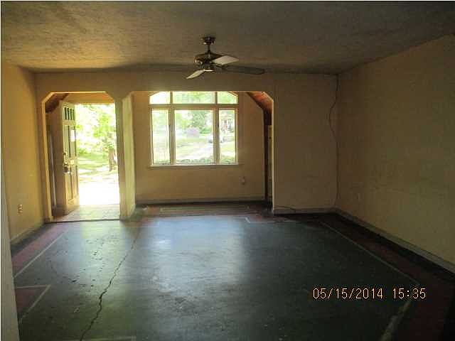 2nd image of 536 Launcelot Rd