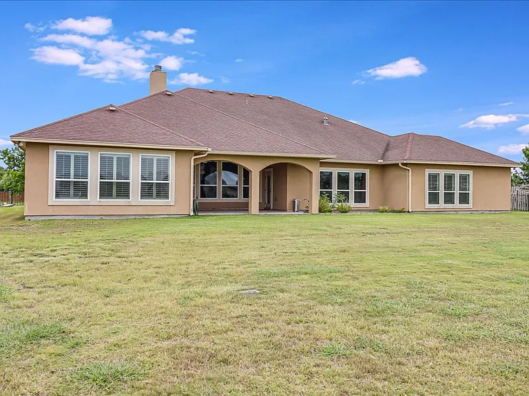 6241 Lago Vista Dr — Photo 23