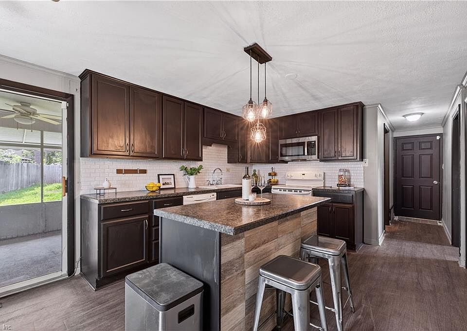1st image of 705 Coach House Ct