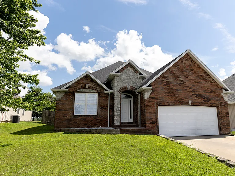 1410 E Fairwind — Photo 2