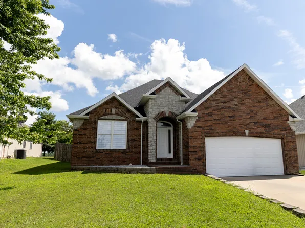 1410 E Fairwind, Ozark, MO 65721
