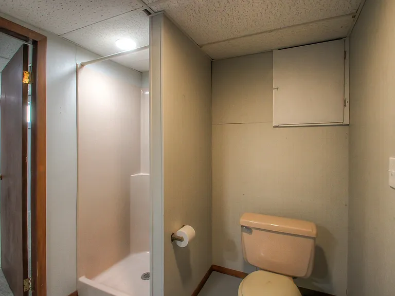 7747 Howe Dr — Photo 28