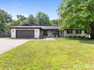 7496 Candlewood Dr SE, Grand Rapids, MI 49546