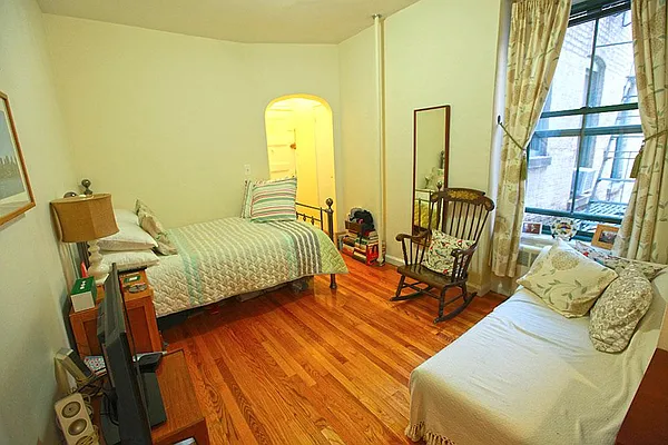 Rented by Keller Williams NYC | media 30