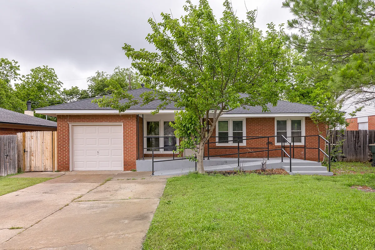Building Photo - 1311 Carlisle Ct