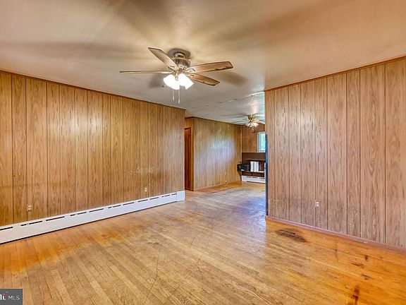 5th image of 341 Hazel St