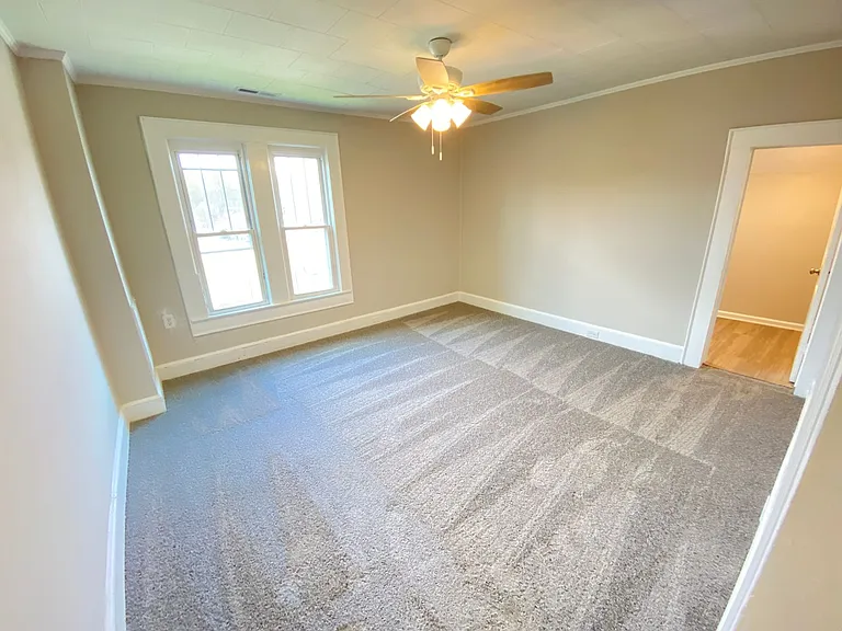 215 W Rice St — Photo 5