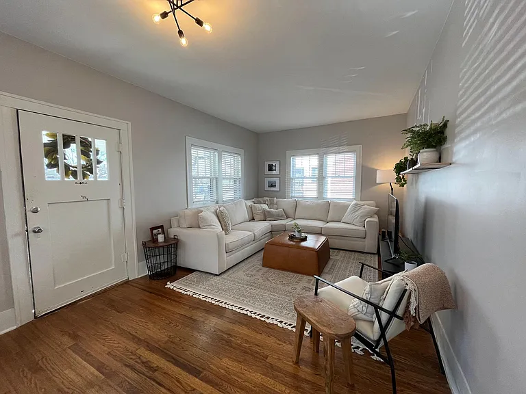 1242 N Coolidge Ave — Photo 4