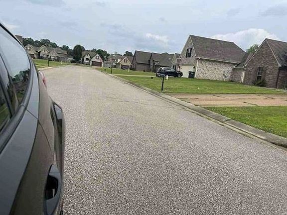 Exterior Neighborhood (street photo)