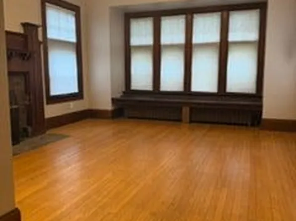 1815 N Oakland Ave #1818, Milwaukee, WI 53202