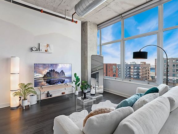 5th image of 50 E 16th St Unit 815