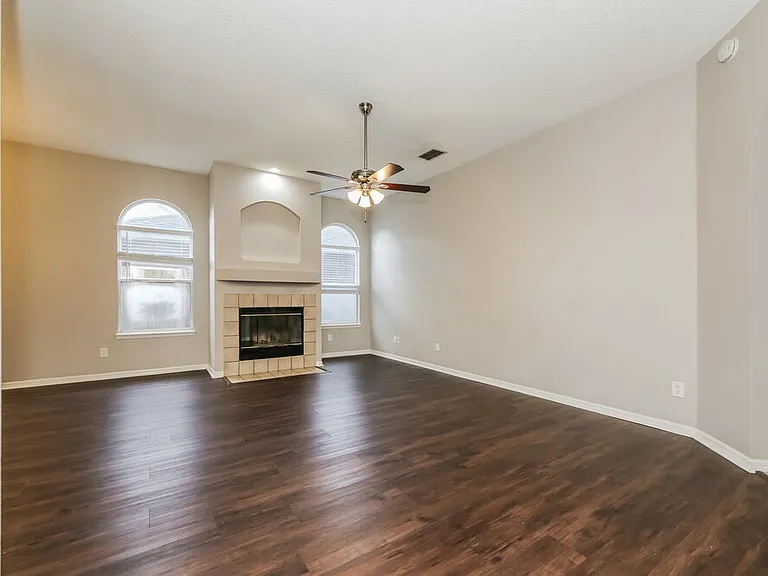 1455 Beecher Ln — Photo 4