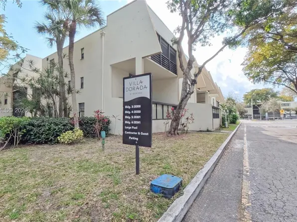 20300 W Country Club Dr #Penthouse 18-3, Aventura, FL 33180