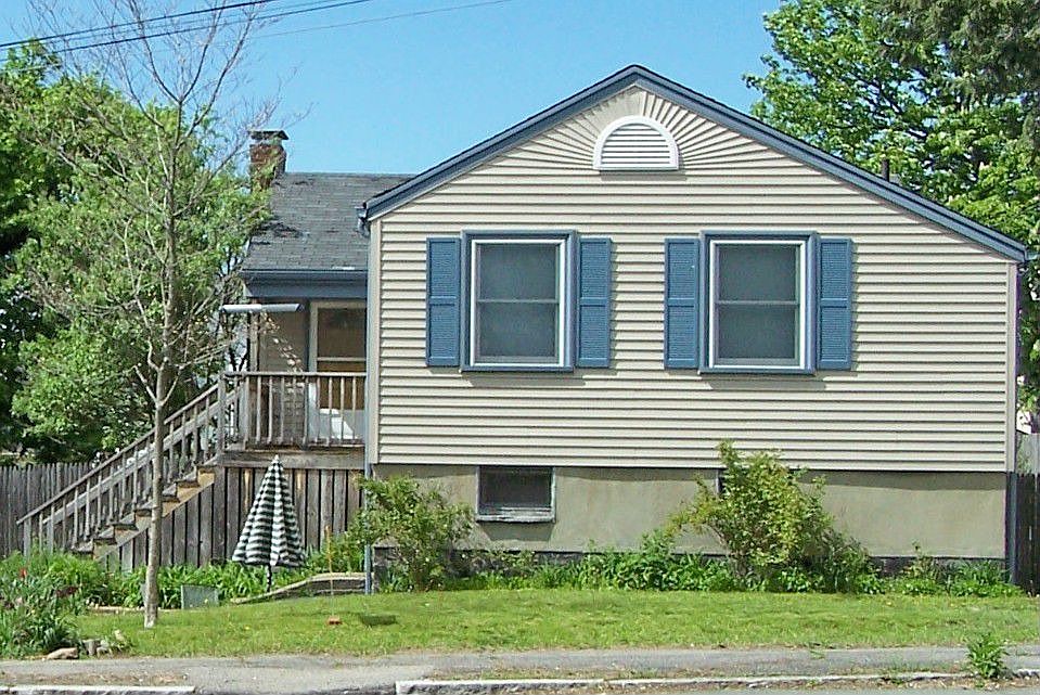 Single Family w/ Large Fenced in Yard!