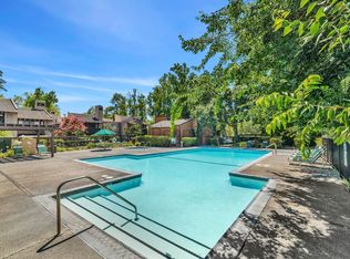 724 Woodside Ln E UNIT 4, Sacramento, CA 95825