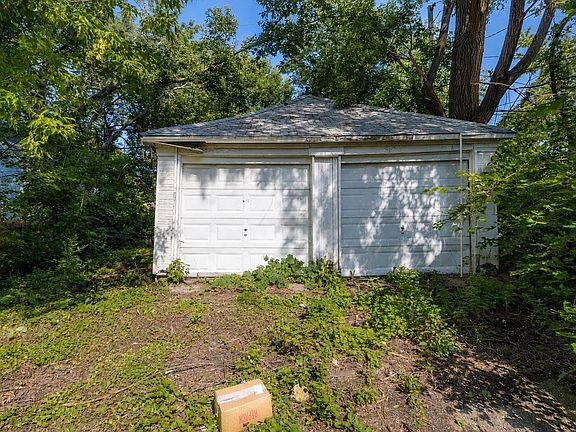 4th image of 3718 N 7th STREET