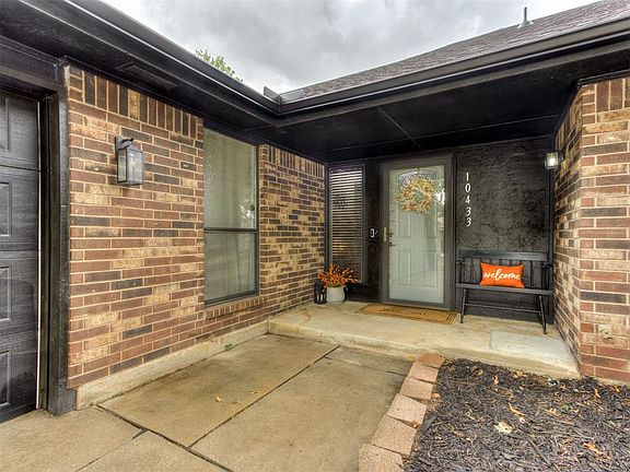 4th image of 10433 NW 41st St