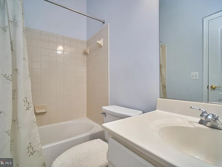 19147 Commonwealth Ter — Photo 21