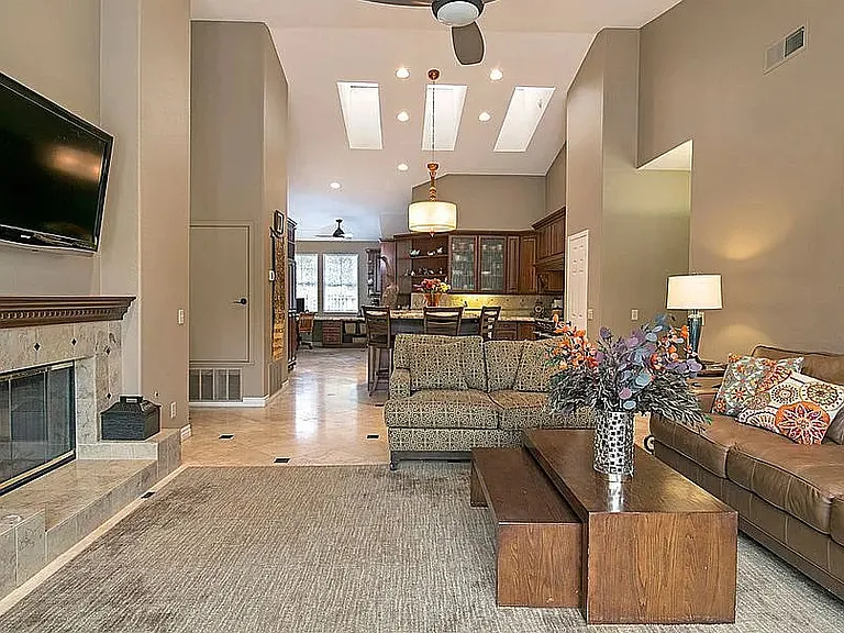 14212 Sandhill Rd — Photo 9