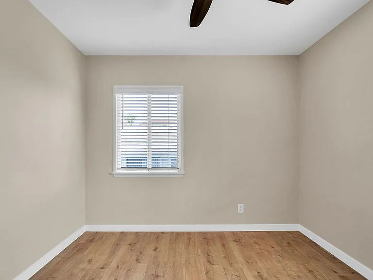 853 Emerald St — Photo 13