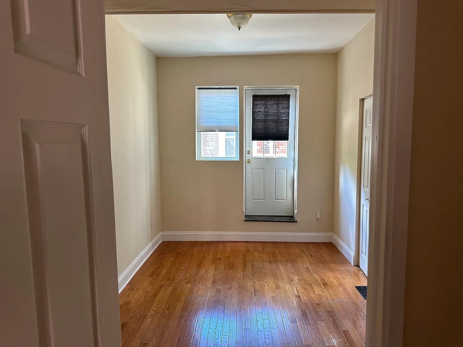 1 bed, 700 sqft, $1,950 — Photo 2