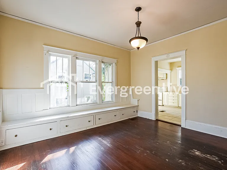 626 Washington Ave — Photo 6
