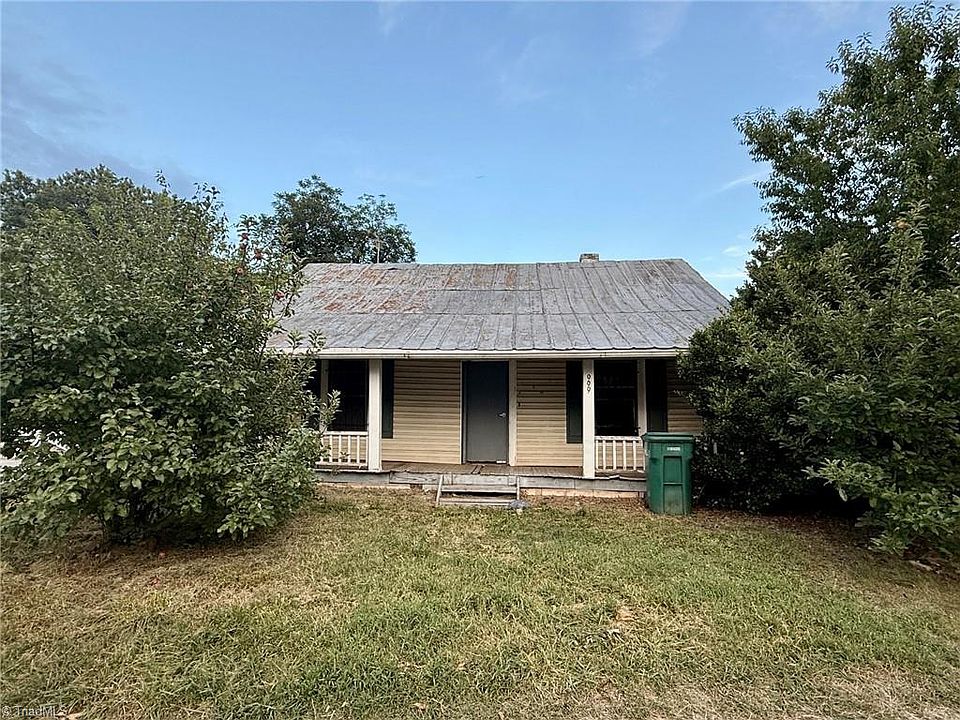 1st image of 999 Robbins Cir
