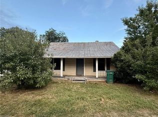 999 Robbins Cir, Lexington, NC 27292