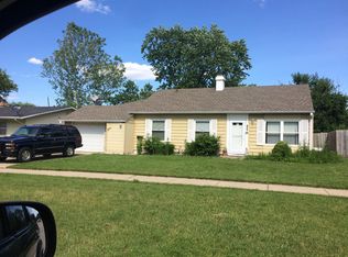 921 S Bartlett Rd, Streamwood, IL 60107