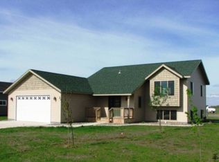 822 8th Ave SW, Perham, MN 56573